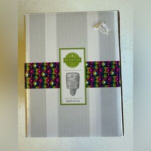 Scentsy Spirit of Joy Warmer - Green and Pink
